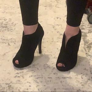 Women’s Black Suede Heels
